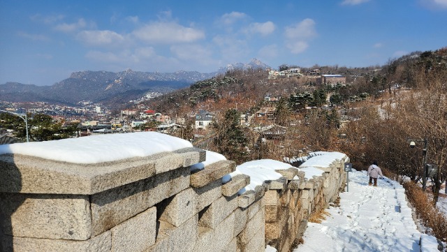인왕산자락길.jpg